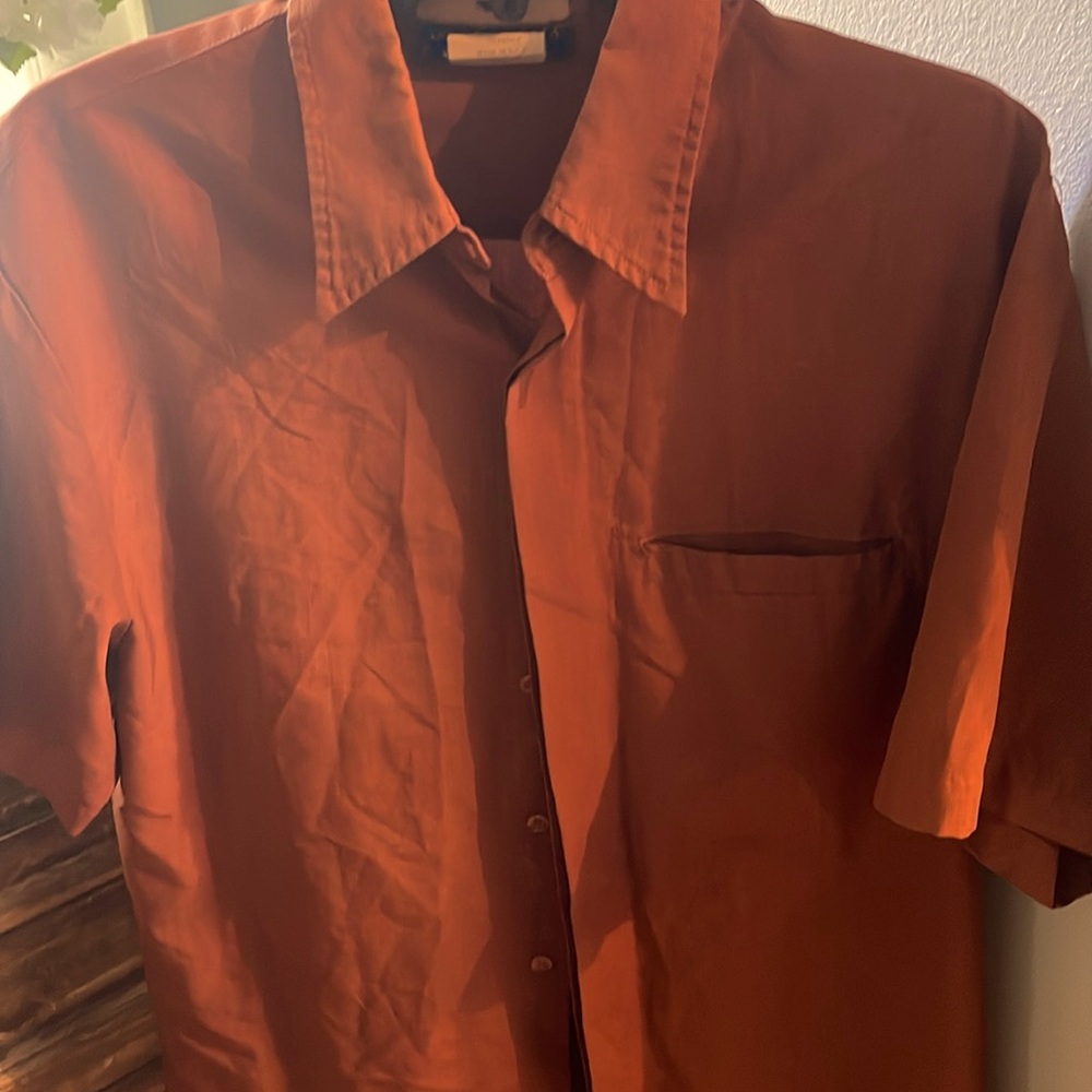 Men’s short sleeve polyester M casino dress shirt.